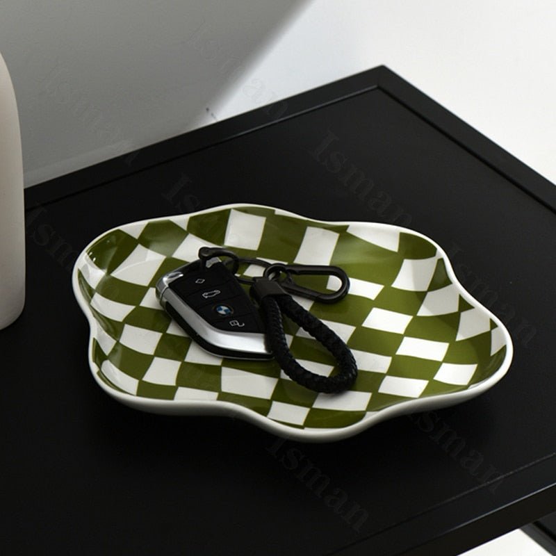 Ceramiczna Taca Dekoracyjna w Kratę z Falistymi Brzegami