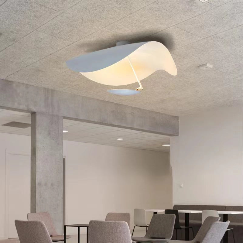 Lampa Sufitowa Nowoczesna z Falującym Kloszem w Kształcie Liścia