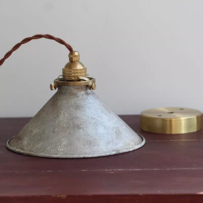 Lampa Wisząca Vintage Rustykalny Styl z Metalowym Kloszem Stożkowym